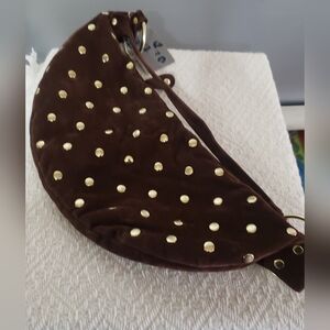 WOMANS ONE TUFF BABE BROWN STUDDED FELT-FEEL SHOULDER PACK. ZIPPER TOP